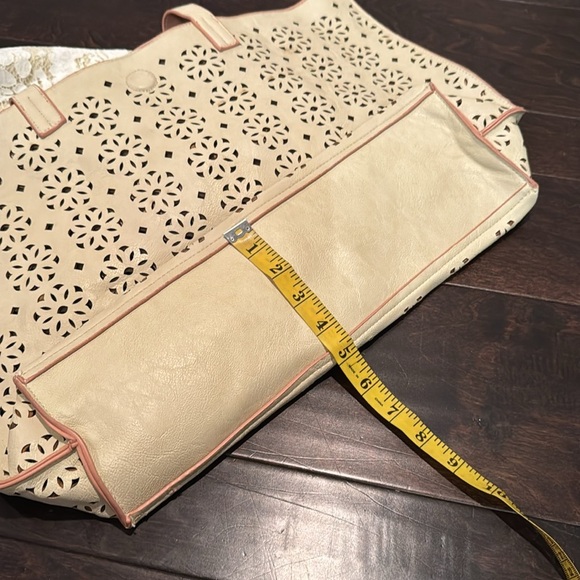 Under One Sky Cream and pink Laser-Cut Tote Bag NWT - Picture 8 of 10